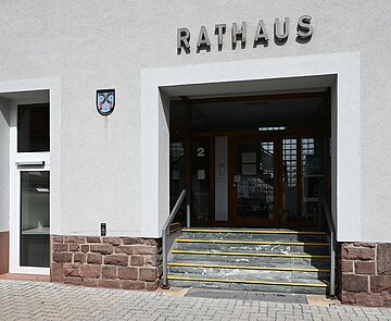 Außenansicht des Rathausgebäudes in Wolfartsweier