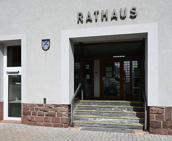 Außenansicht des Rathausgebäudes in Wolfartsweier