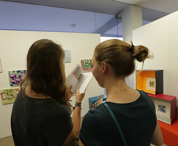 Ausstellungsstand bei der Karlsruher Künstlermesse 2013