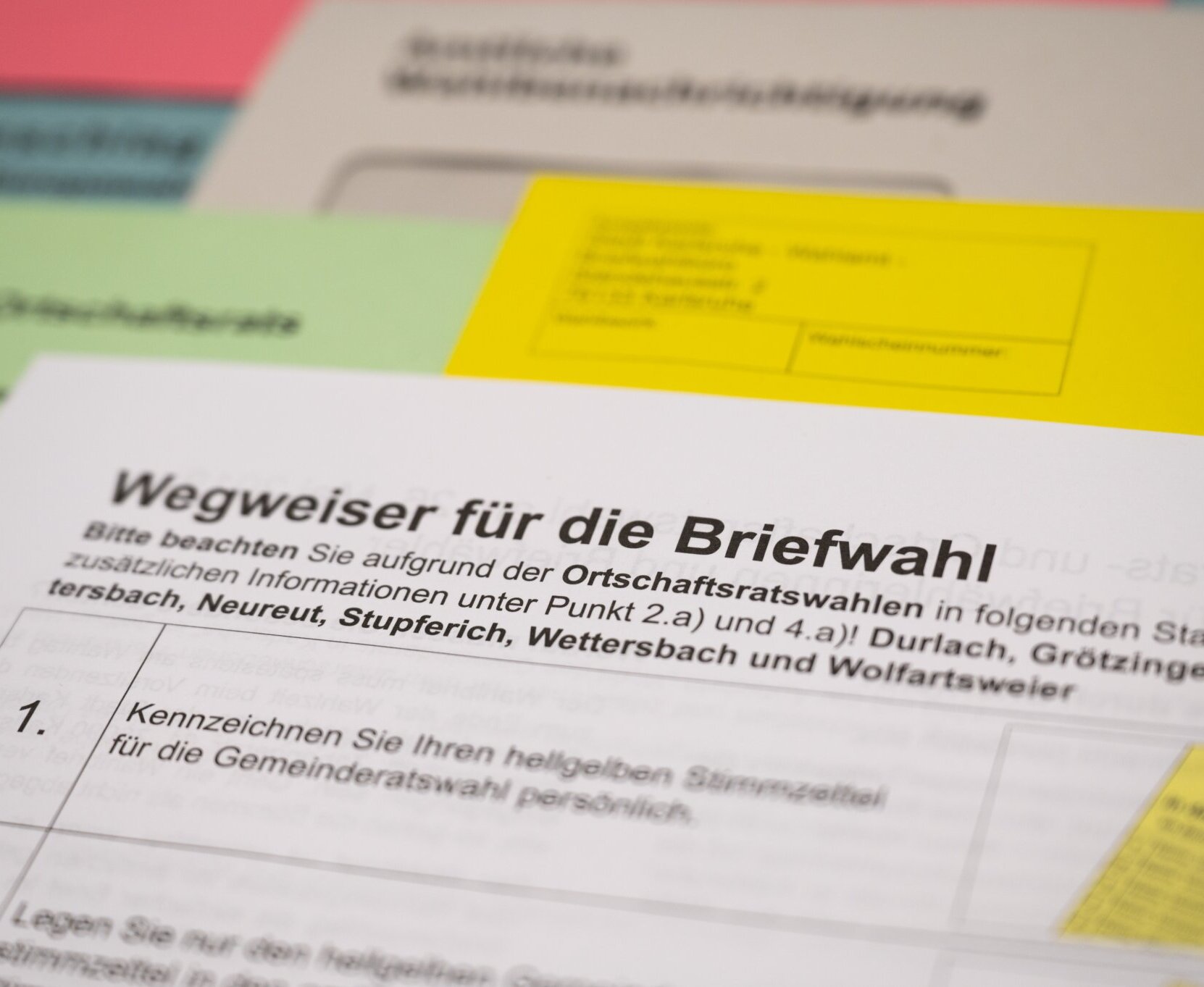 Wahlunterlagen "Wegweiser für die Briefwahl"
