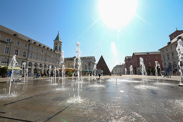 Foto Marktplatz im Frühjahr