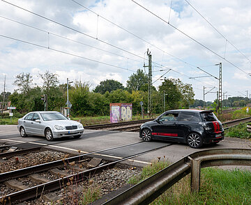 Foto des Bahnübergangs Brunnenstückweg in Rüppurr