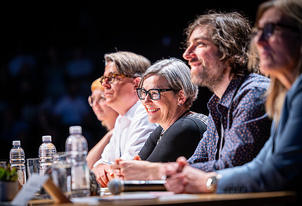 Die Jury, aufgenommen von der Seite.