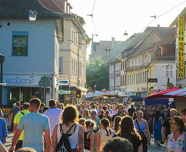 Das Durlacher Altstadtfest erweist sich  als Besuchermagnet.