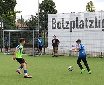 Finalrunde im Dullenkopf-Park: Voller Einsatz auf dem Bolzplatz. Soziales Miteinander durch den Sport lautete das Motto.