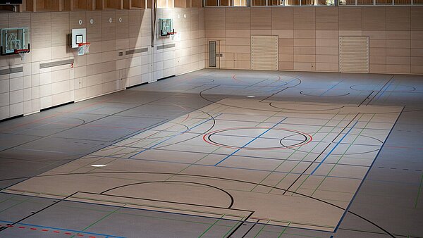 neue  zweifach-Dreifeldsporthalle , Innenansichten