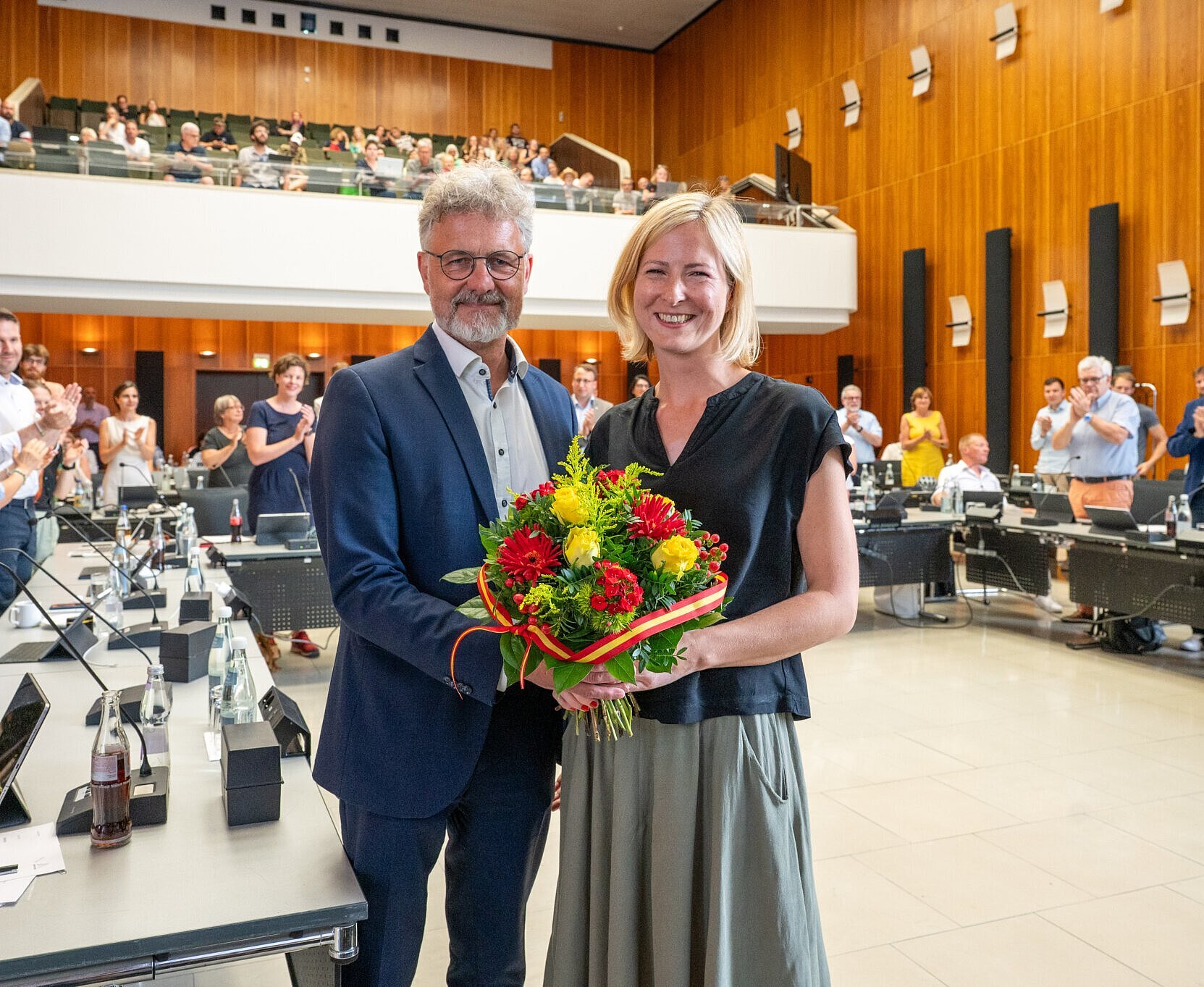 OB Dr. Frank Mentrup gratuliert Yvette Melchien zur Wahl als Karlsruher Sozialbürgermeisterin