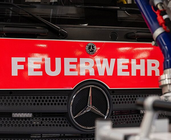 Schriftzug Feuerwehr Drehleiterfahrzeug 
