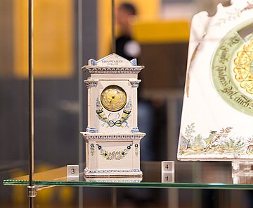 Durlacher Fayencen in der Sonderausstellung des Pfinzgaumuseums.