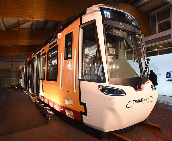 Das Großmodell der neuen Stadtbahngeneration.