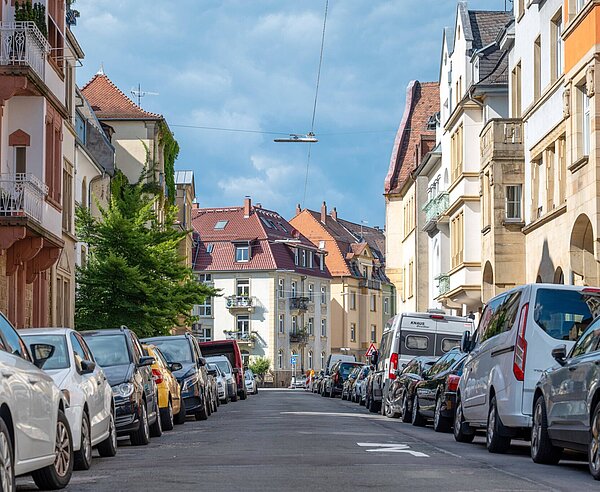 Zur Bewohnerparkzone soll künftig auch die Bunsenstraße werden. Am Fahrbahnquerschnitt gibt es dagegen keine Änderungen.