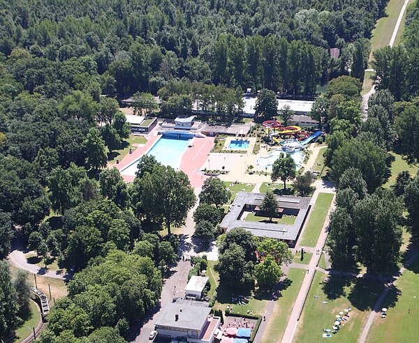 Luftaufnahme des Rheinstrandbad