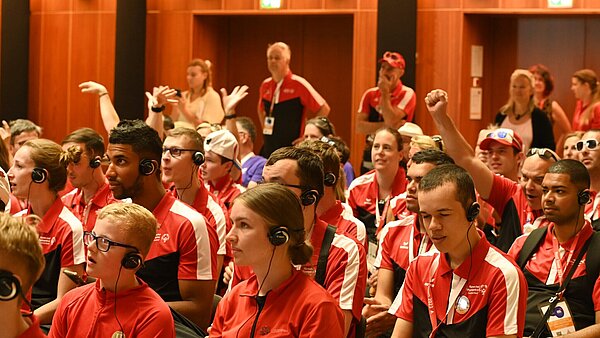 Die Delegation aus der Schweiz ist deutsch-, französisch- und italienischsprachig.