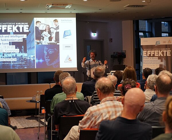 Die Veranstaltung Effekte findet jeden Monat an einem Dienst im Triangel statt. 