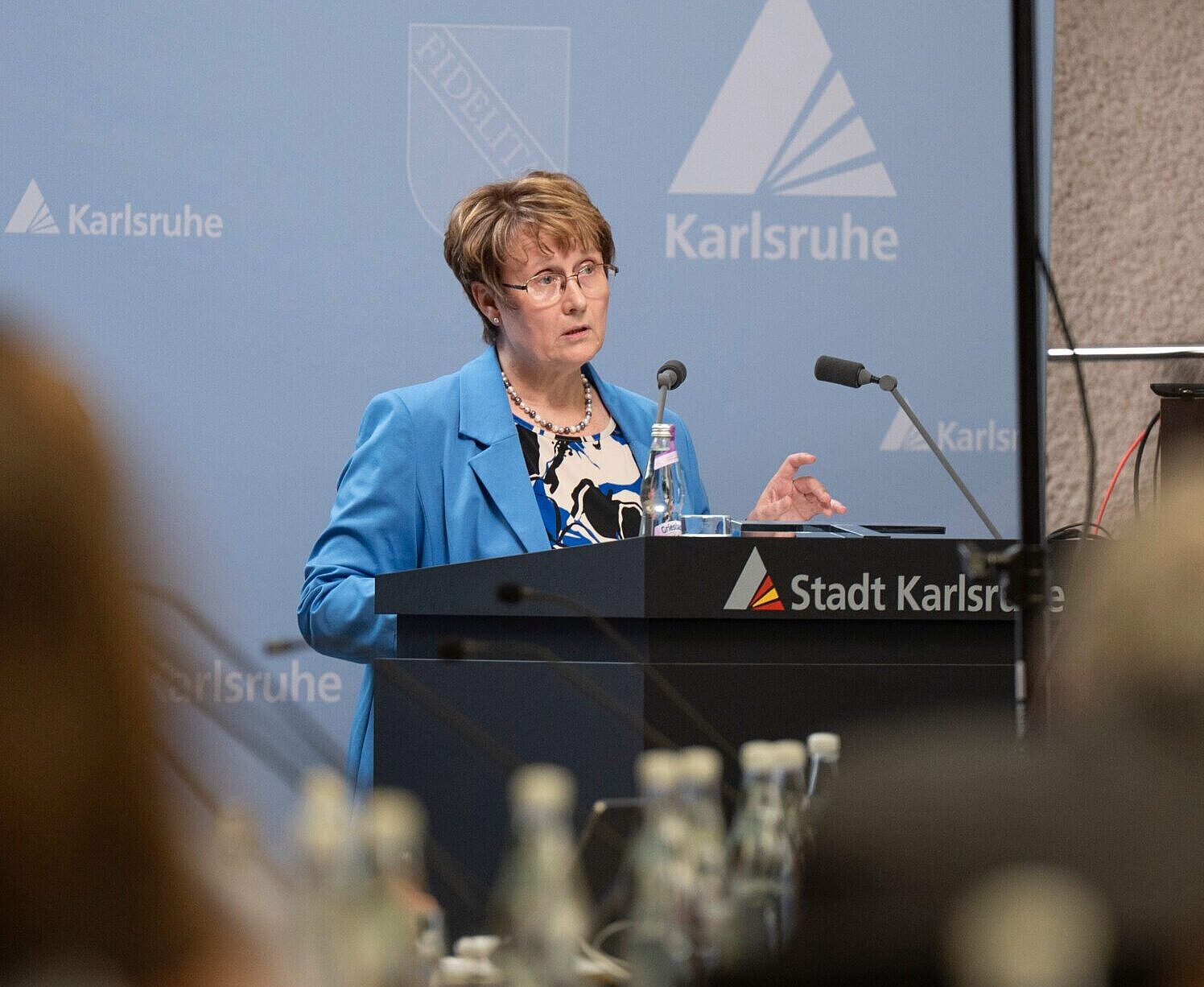 Erste Bürgermeisterin Gabriele Luczak-Schwarz stellt die Eckpunkte für den Doppelhaushalt 2026/2027 vor.