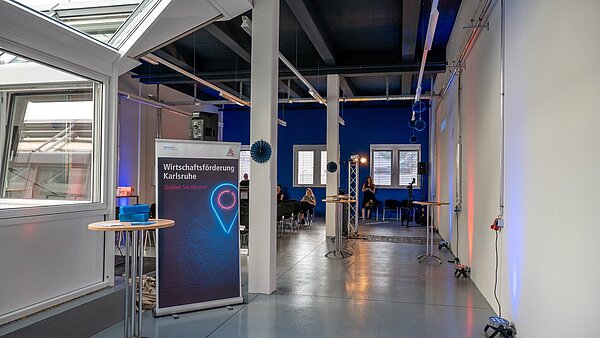 fertig saniertes Gewerkshaus während der Eröffnungsfeier