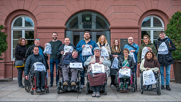 Gruppenfoto der Schulungsteilnehmenden