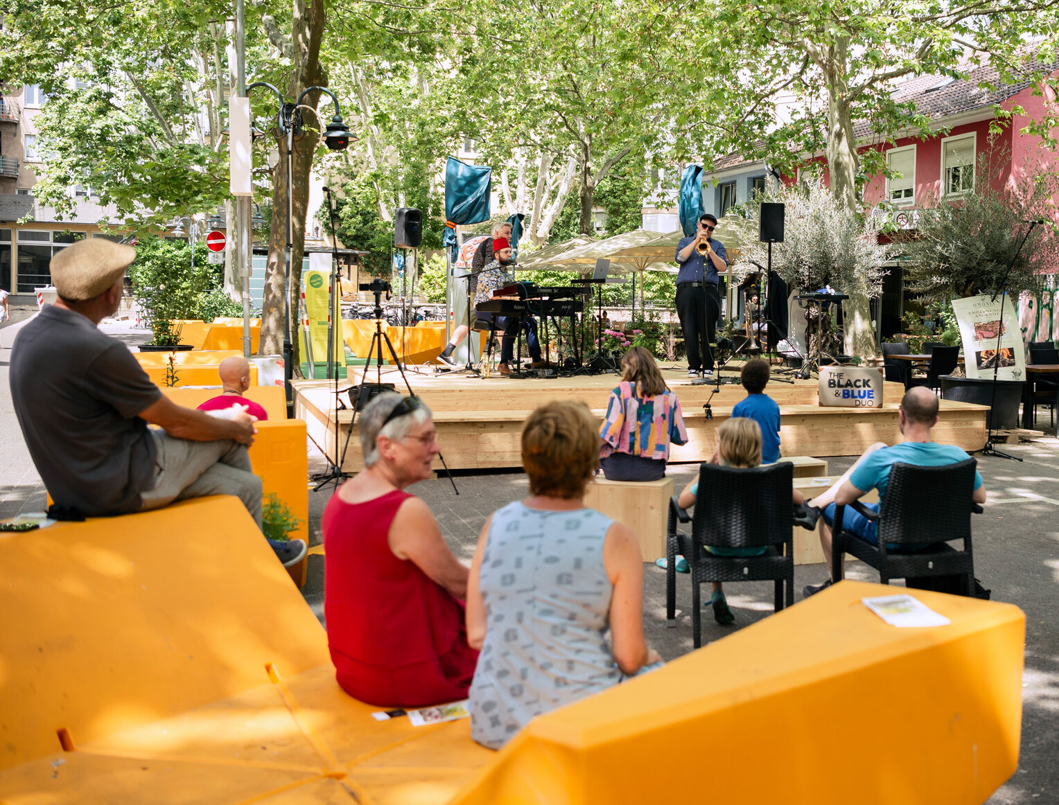 Musiker mit Zuschauern
