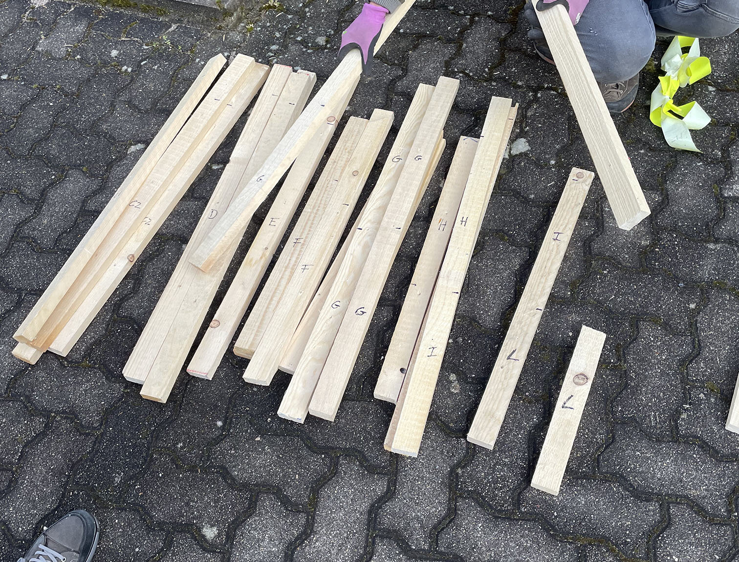 Holzlatten auf dem Boden