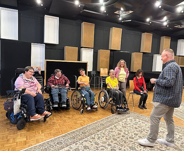 Die Stiftung unterstützte das Musikprojekt „Wir haben nen Traum“, hier bei Aufnahmen im Tonstudio.