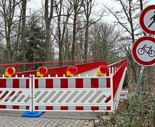 Gesperrte Fußgängerbrücke