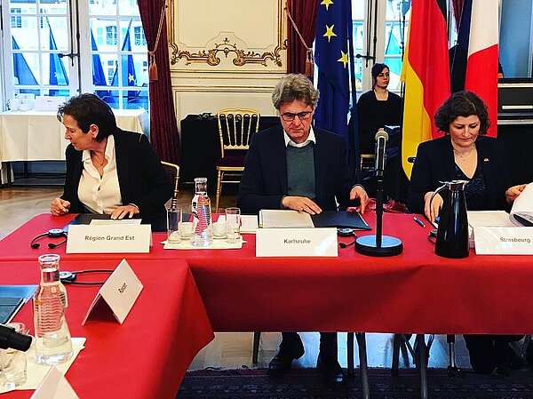 Manifest unterzeichnet: Die Städte beidseits der deutsch-französischen Grenze setzen sich für eine Stärkung der Schiene ein.