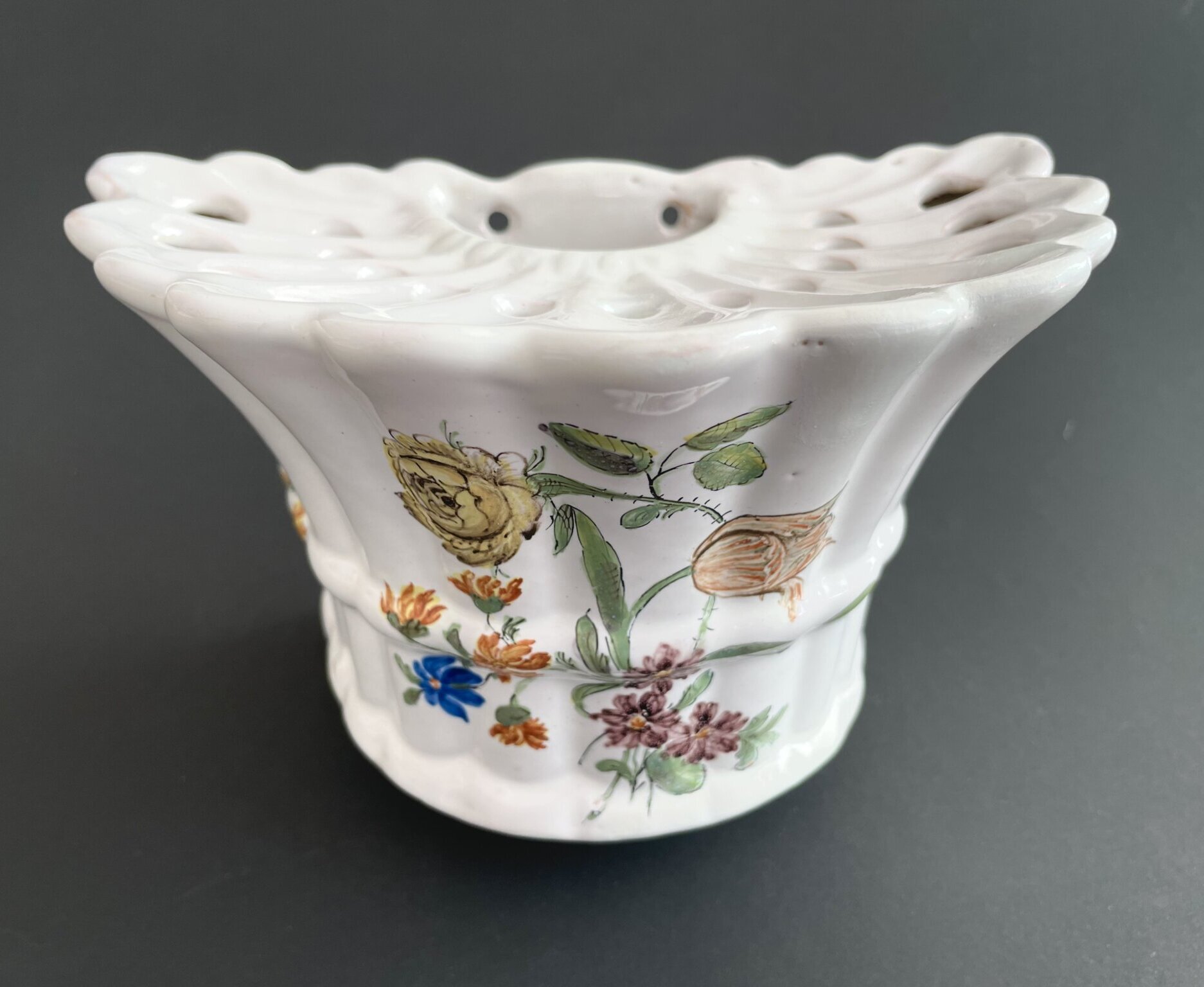 Wandvase mit Blumendekor, um 1780, Sammlung Widmann