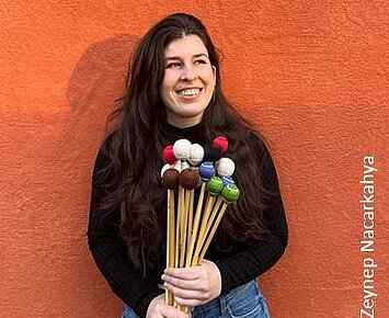 verlegt: Elisa Lazaro Hernando Schlagzeug