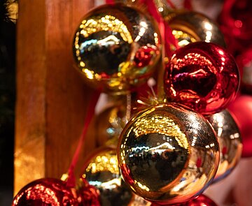 Weihnachtliche Deko auf dem Weihnachtsmarkt in Durlach