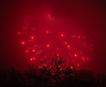 Feuerwerk bei Nebel
