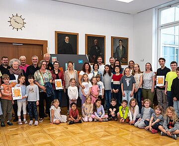 Erste Bürgermeisterin Bettina Lisbach prämiert  im Großen Sitzungssaal im Rathaus am Marktplatz, Einrichtungen aus den Kategorien Kindergärten, Team Sauberes Karlsruhe im Rahmen der Dreck-weg-Wochen