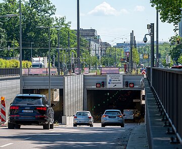 Westportal des Karoline-Luise-Tunnels beim Karlstor