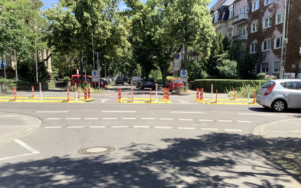 Anpassungen an der Kreuzung Reinhold-Frank-Straße / Hoffstraße / Bismarckstraße