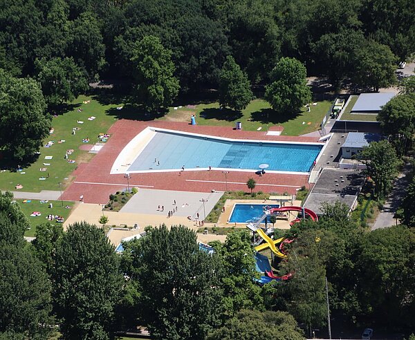 Luftaufnahme des Rheinstrandbad