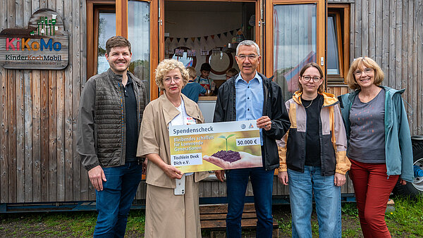 Scheckübergabe am KiKoMo
