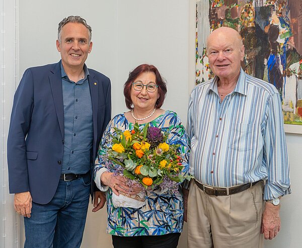 Markus Heming, Beate und Winfried König (v.l.n.r.) beim Empfang im Klinikum Karlsruhe.