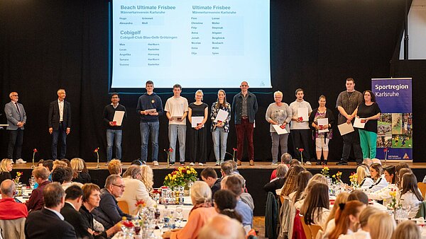 Die Stadt ehrte die Ultimate-Frisbee-Teams des MTV Karlsruhe und Cobigolferinnen und -golfer des Cobigolf-Clubs Blau-Gelb Grötzingen für ihre herausragenden Leistungen.