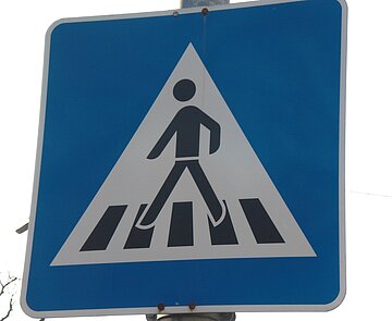 Verkehrsschild Fußgängerübergang