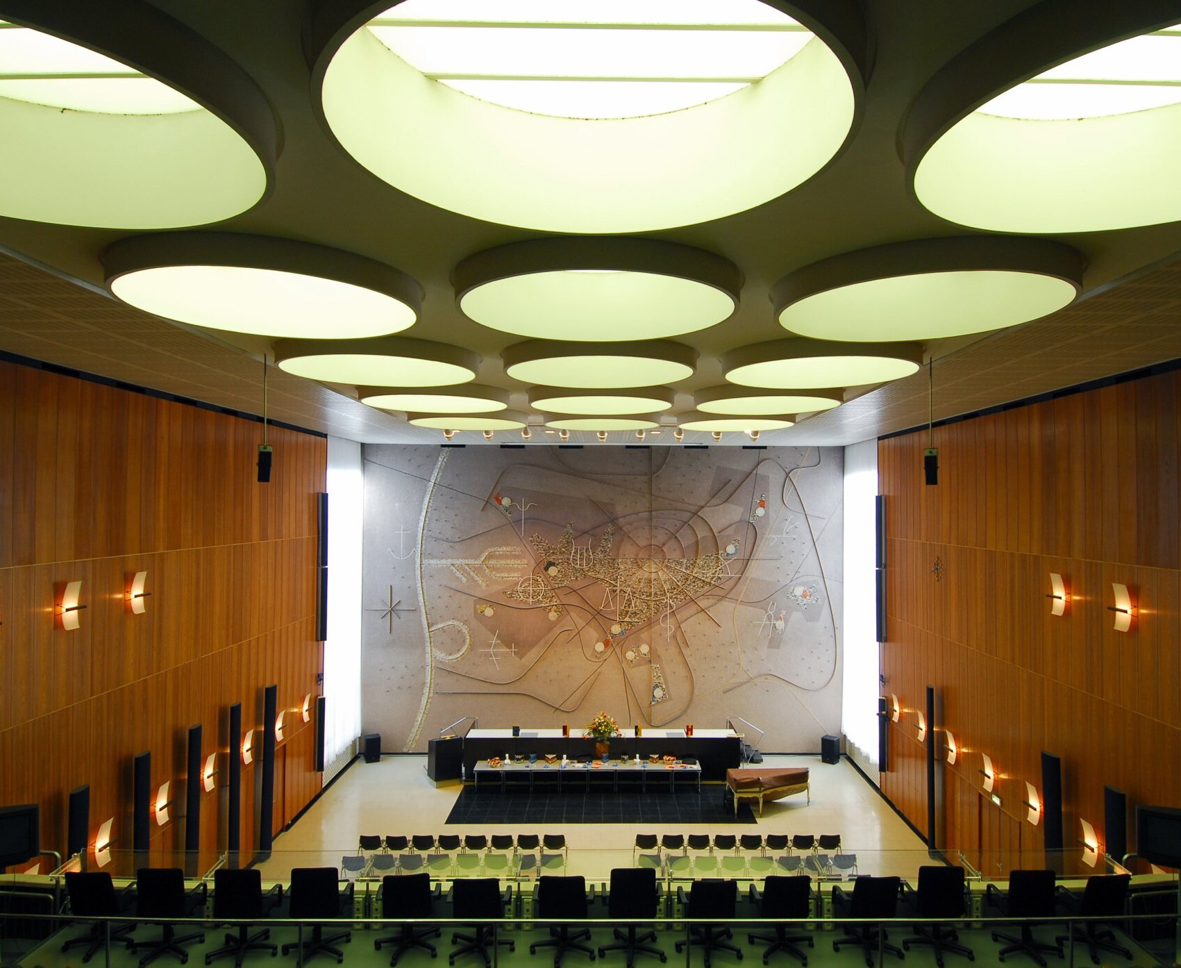 Der leere Bürgersaal im Rathaus Karlsruhe