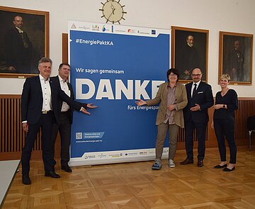 „Mit dieser Schlagkraft lässt sich in Zukunft einiges bewegen, so das Fazit von Oberbürgermeister Dr. Frank Mentrup auf der Abschluss-Pressekonferenz der EnergiePaktKA-Kampagne gemeinsam mit senien Amtskollegen aus Bretten, Bruchsal, Stutensee und Ettlingen.