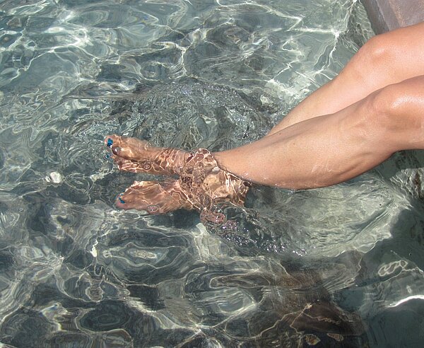 Abkühlung im Brunnen