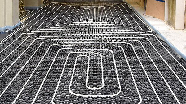 Das Bild zeigt das digitale Leitsystem der Stadthalle Karlsruhe.