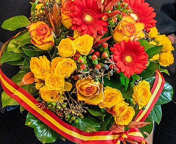 Blumenstrauß als Gratulation der Stadt Karlsruhe