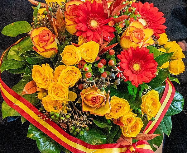 Blumenstrauß als Gratulation der Stadt Karlsruhe