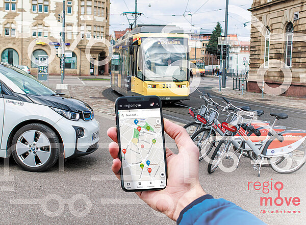 regiomove - Pressebild mit Darstellung der regiomove App und der Anwendungsmöglichkeiten.