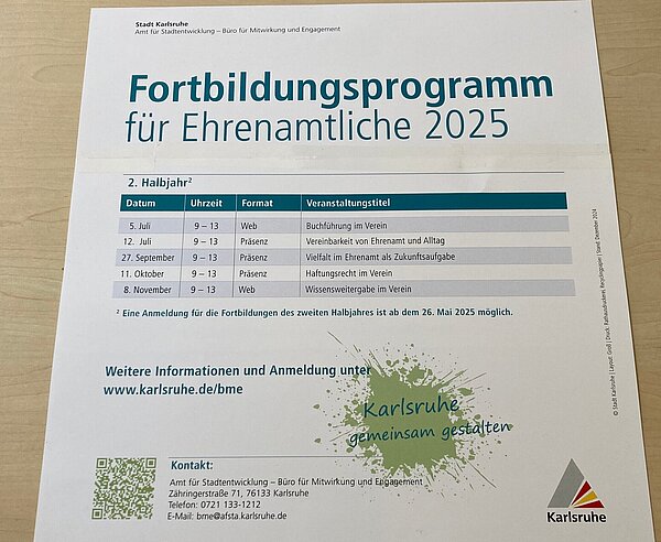 Blick auf das Fortbildungsprogramm für Ehrenamtliche 2025 des Büros für Mitwirkung und Engagement