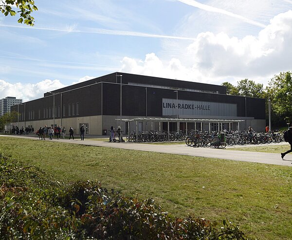 Beim Bau der Lina-Radke-Halle in der Karlsruher Südweststadt wurde der Kostenrahmen unterschritten. 