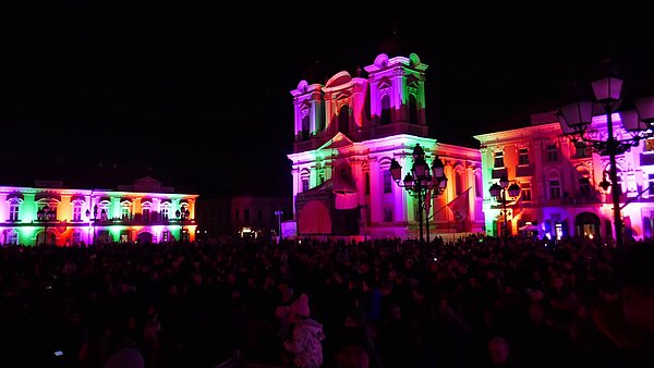 Illumination des Domplatzes von Temeswar