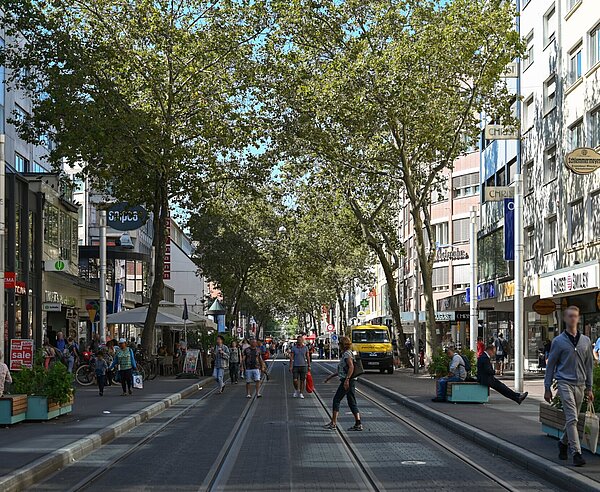 Die Fußgängerzone in der Karlsruher Innenstadt