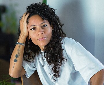 Am 19. März kommt Emilia Roig zu einer Lesung in die Karlsruher Stadtbibliothek. 